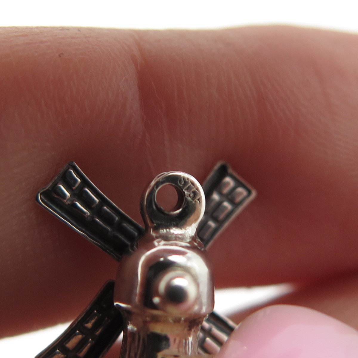 925 Sterling Silver Vintage Old Mill Movable Pendant