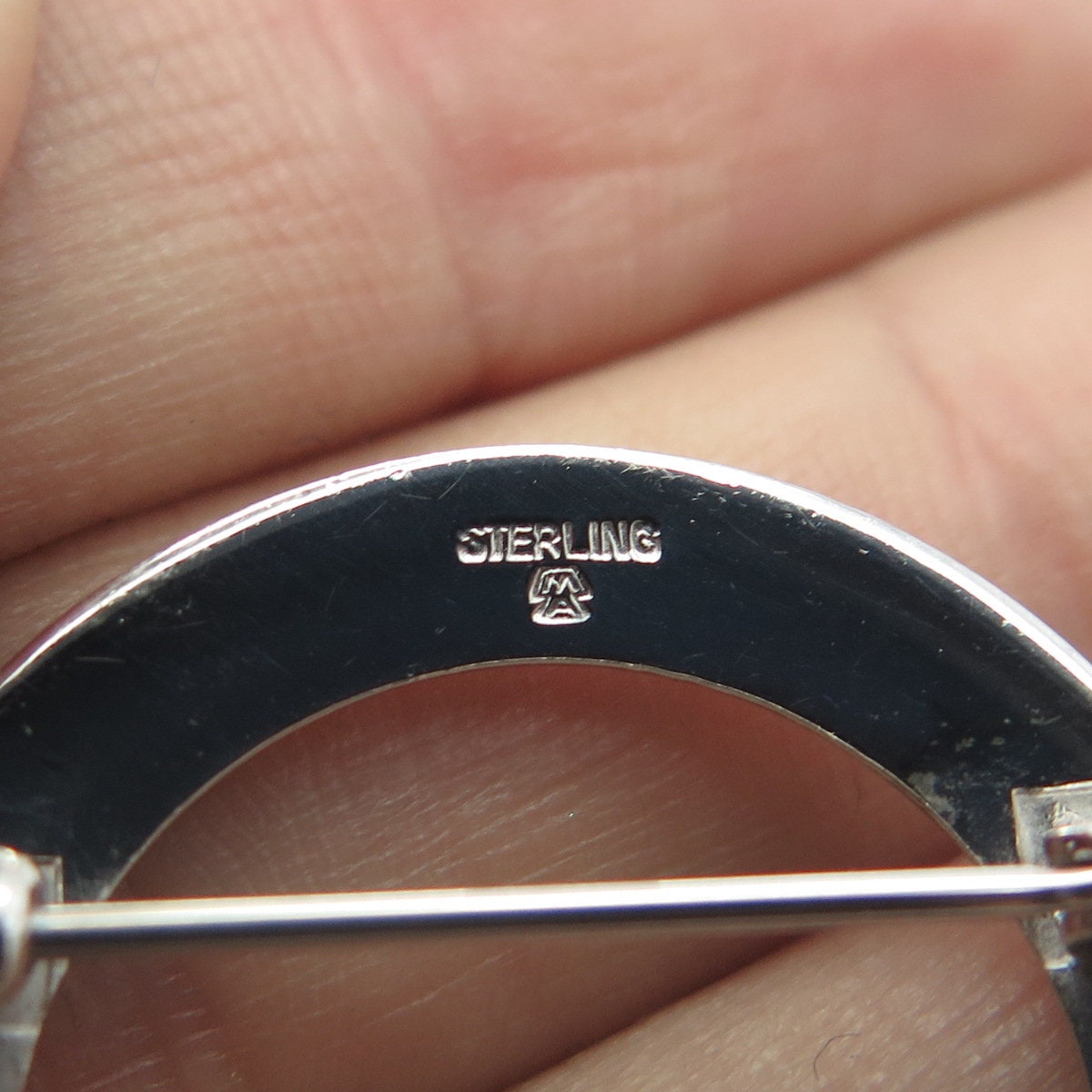 MARVEL JEWELRY 925 Sterling Silver Vintage Engraved Circle Pin Brooch
