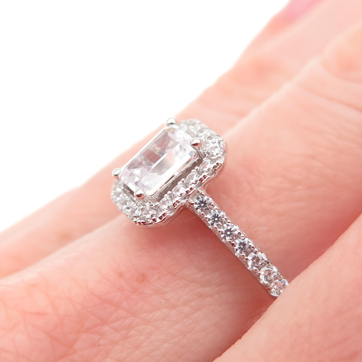 925 Sterling Silver Emerald & Round-Cut C Z Engagement Ring Size 7.25