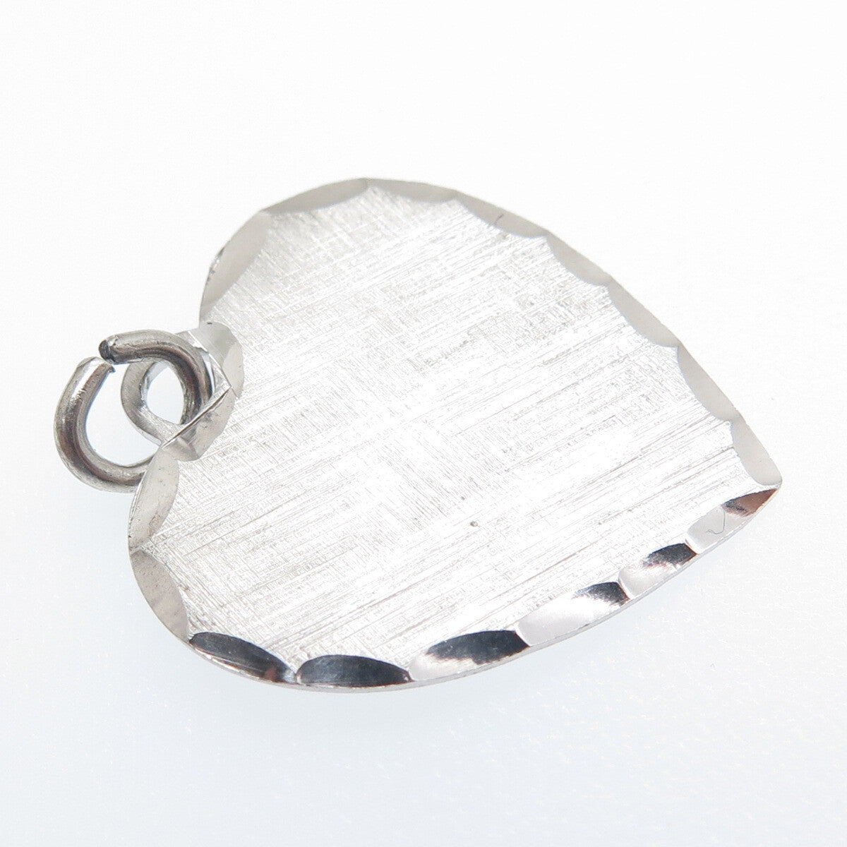 WELLS 925 Sterling Silver Vintage Diamond-Cut Heart Minimalist Charm Pendant