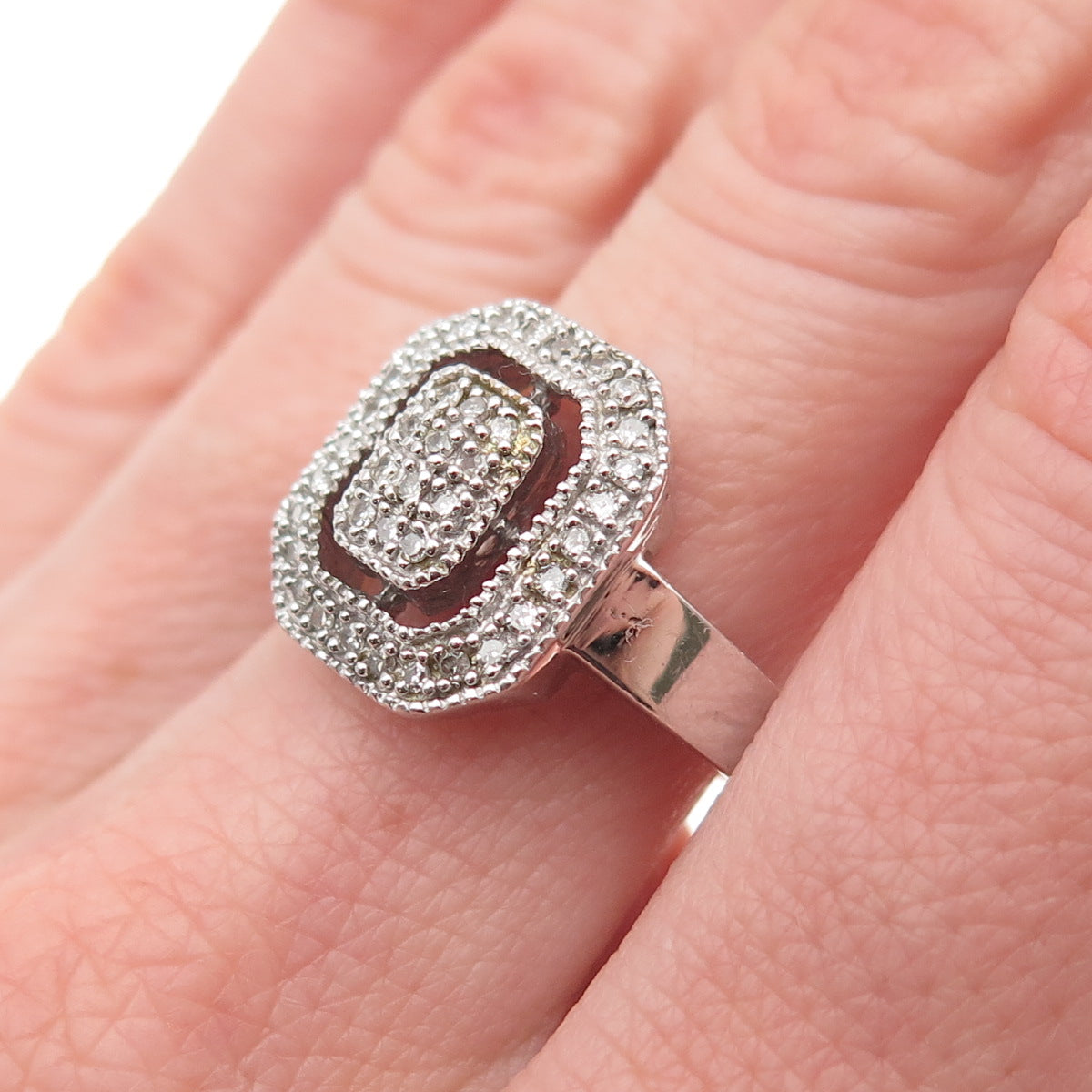 HN Heng Ngai 925 Sterling Silver Real Round-Cut Diamond Ring Size 8