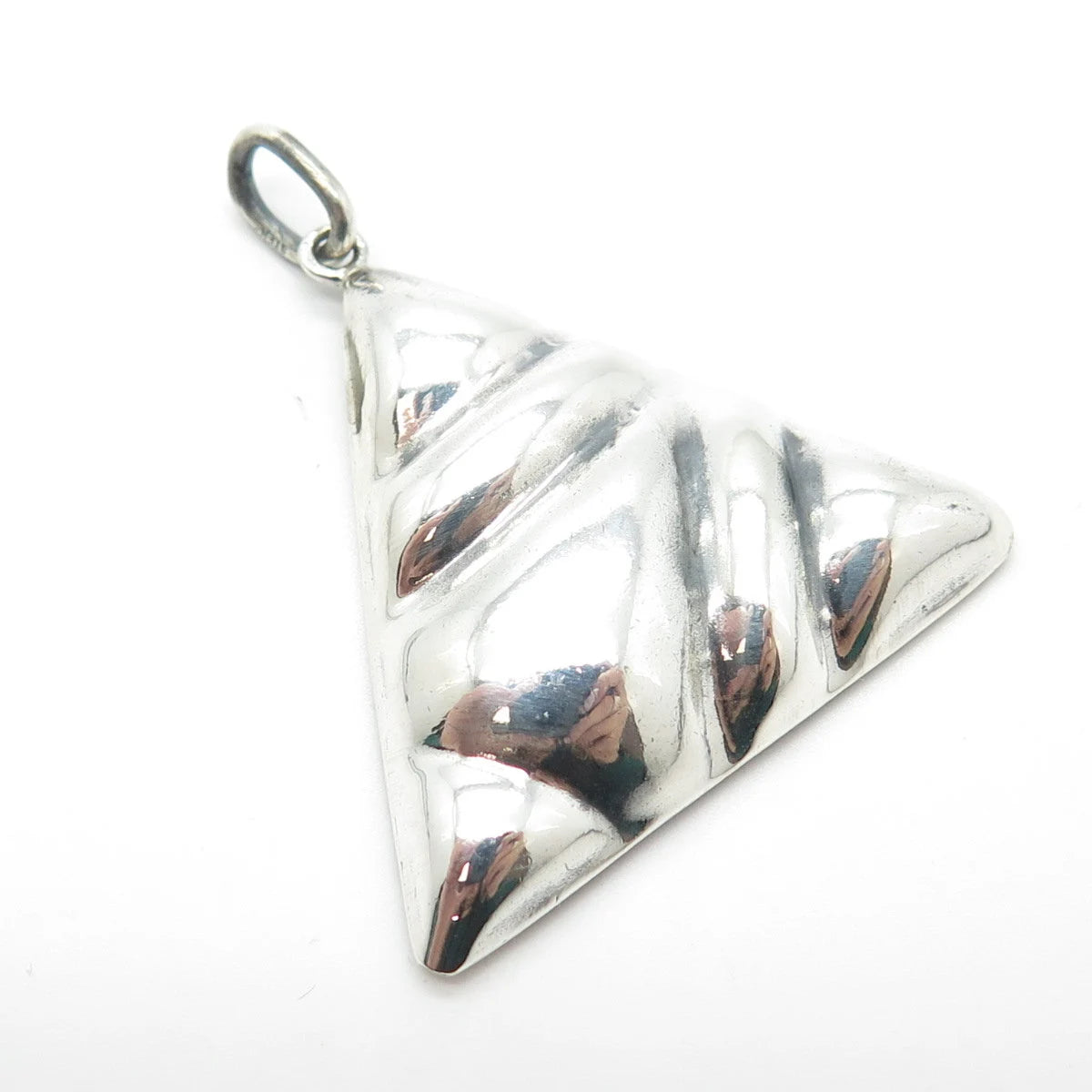 925 Sterling Silver Vintage Ribbed Triangle Pendant