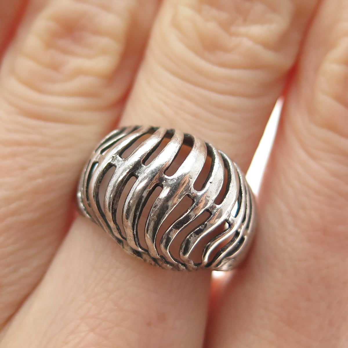 925 Sterling Silver Vintage Modernist Ribbed Dome Oxidized Ring Size 7.75