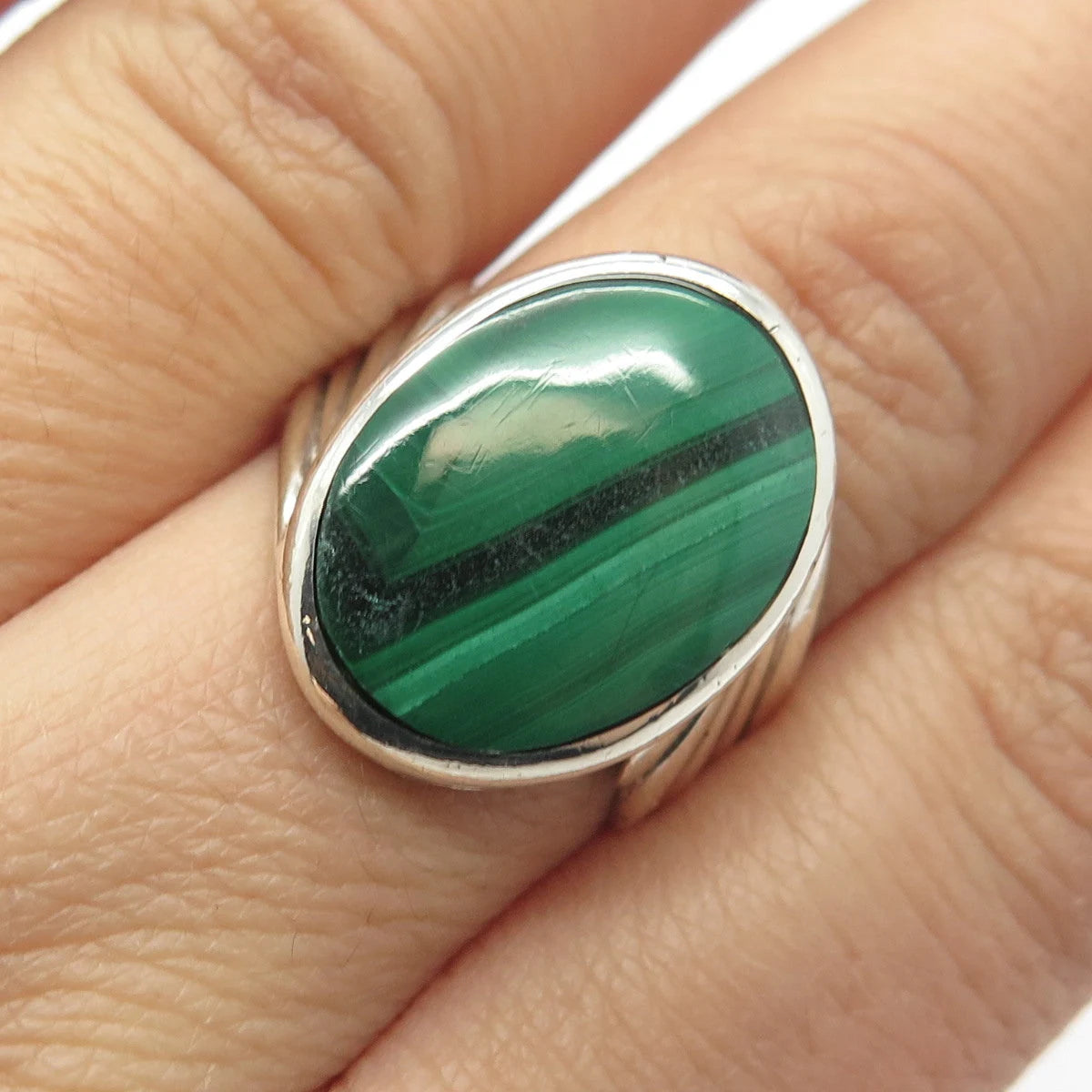 925 Sterling Silver Vintage Real Malachite Gemstone Ribbed Oval Ring Size 7.75