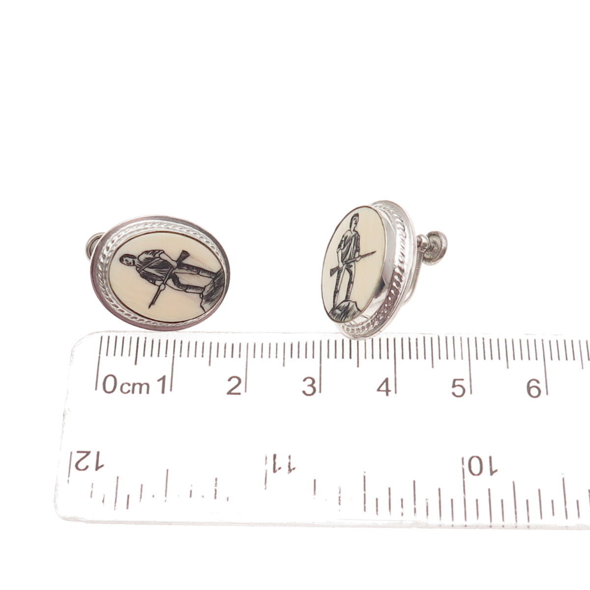 WRE W.E. Richards 925 Sterling Silver Vintage Minutemen Screw Back Earrings