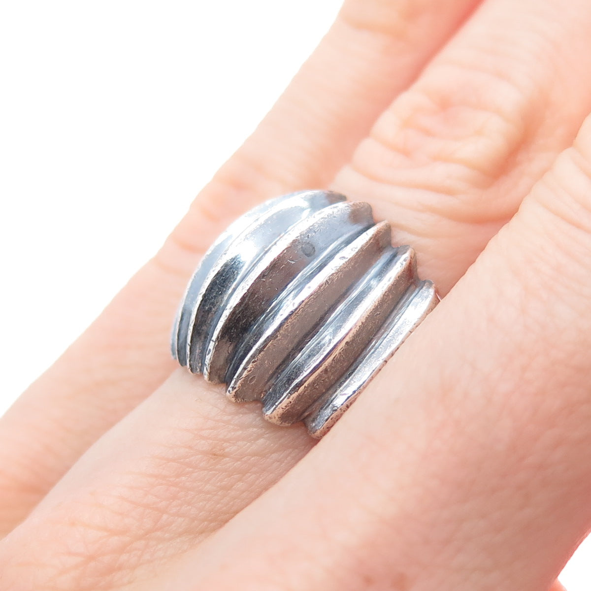 925 Sterling Silver Vintage Modernist Ribbed Oxidized Ring Size 5.25