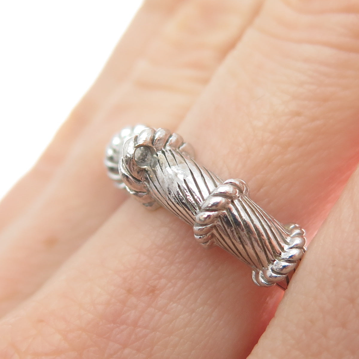 JUDITH RIPKA 925 Sterling Silver Twisted Ribbed Ring Size 8.25