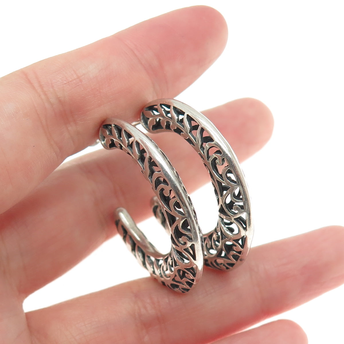 SILPADA 925 Sterling Silver Vintage Ornate Crescent Hoop Earrings