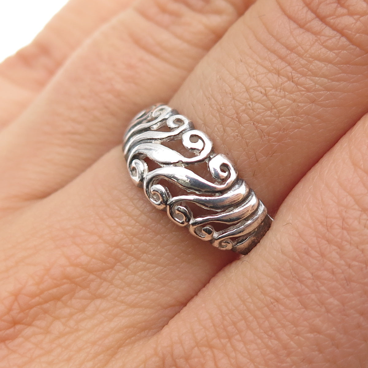925 Sterling Silver Vintage Modernist Swirl Oxidized Ring Size 7.5