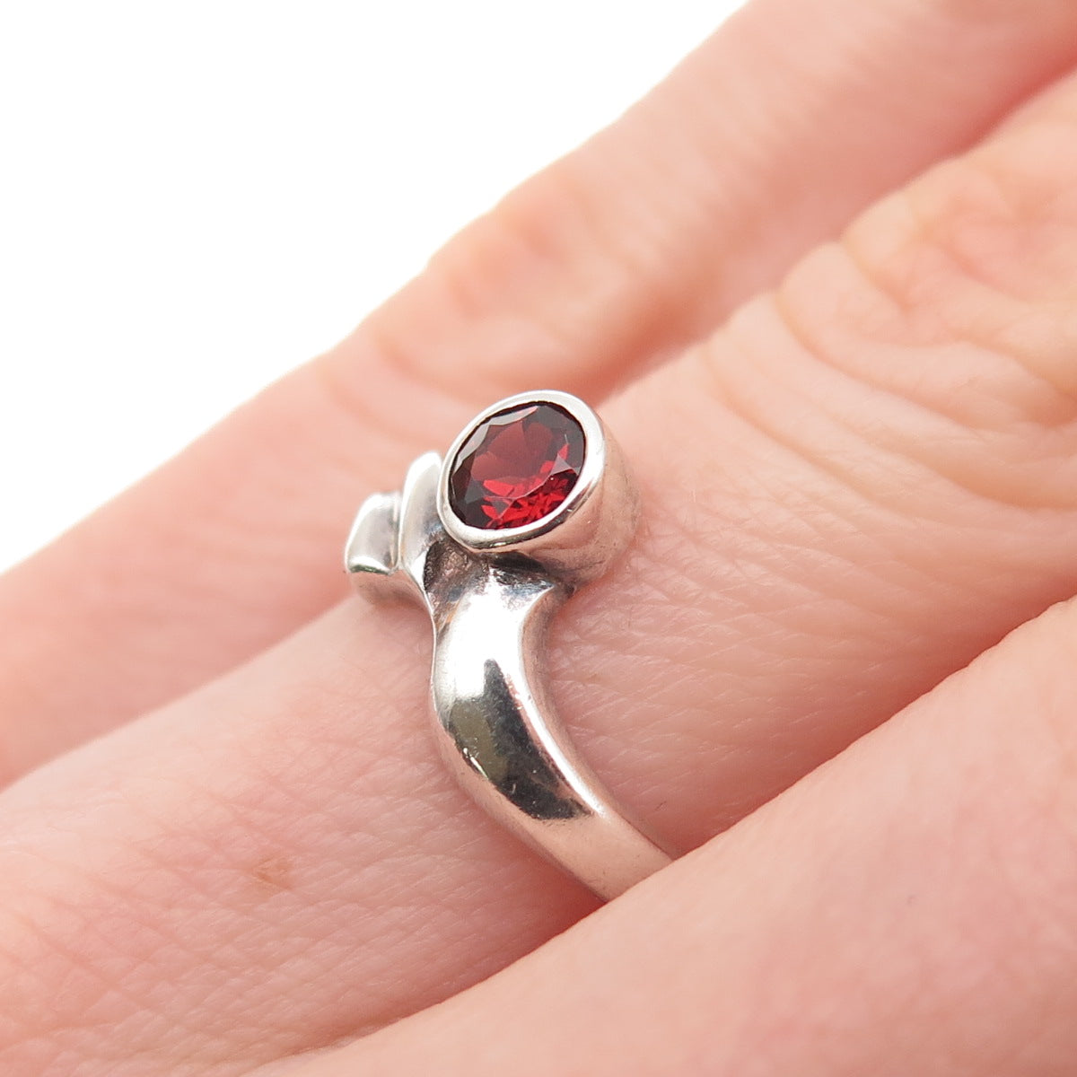 BOMA 925 Sterling Silver Vintage Real Red Garnet Modernist Ring Size 5.25