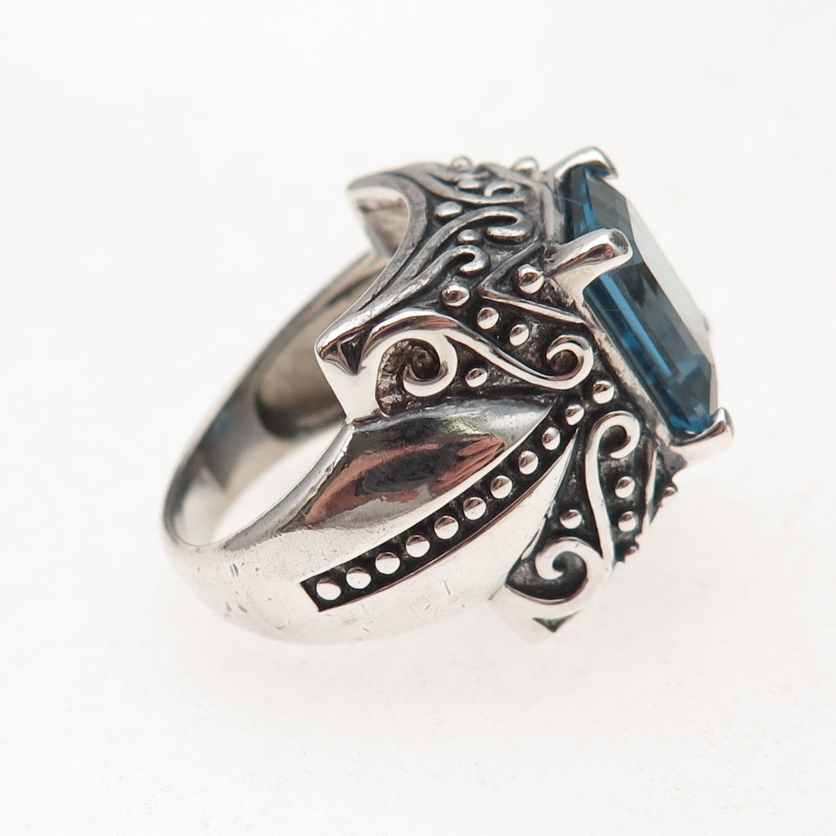 925 Sterling Silver Vintage Real London Blue Topaz Oxidized Ring Size 6.25
