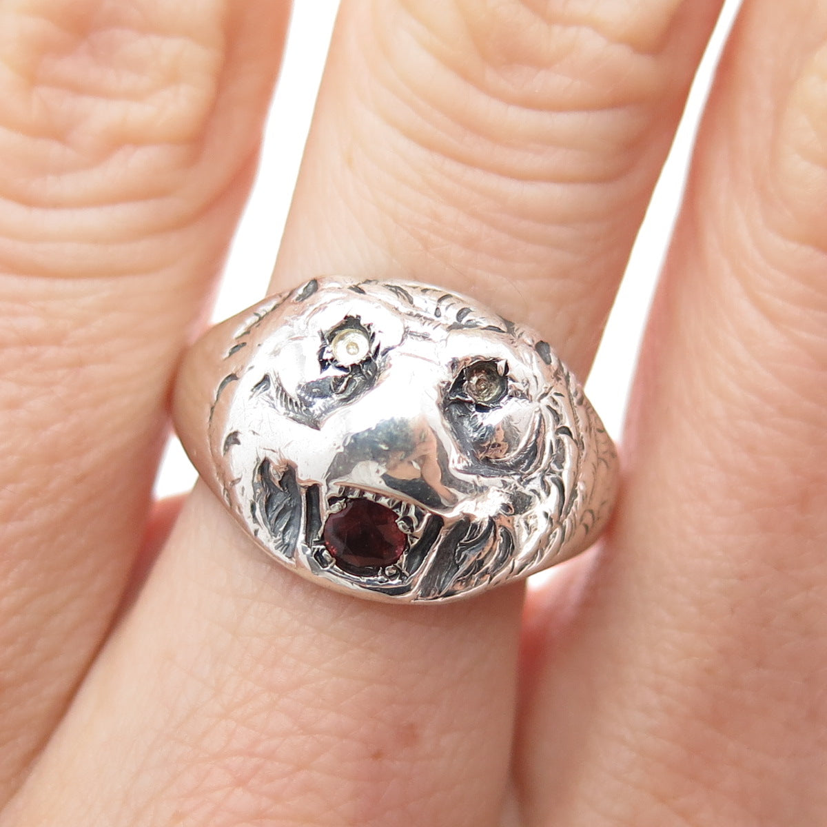 925 Sterling Silver Vintage Real Red Garnet Tiger Ring Size 8 (missing 2 stones)
