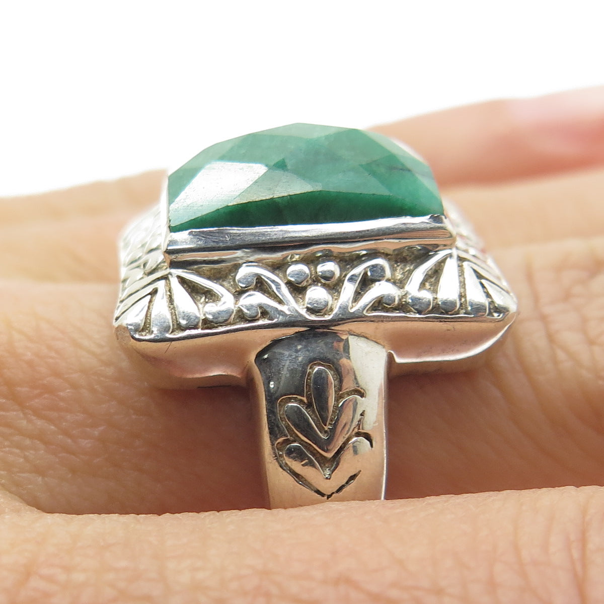 925 Sterling Silver Real Checkered Emerald Gemstone Ornate Frame Ring Size 8