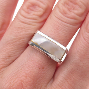 925 Sterling Silver Vintage Real MOP Modernist Oxidized Ring Size 7