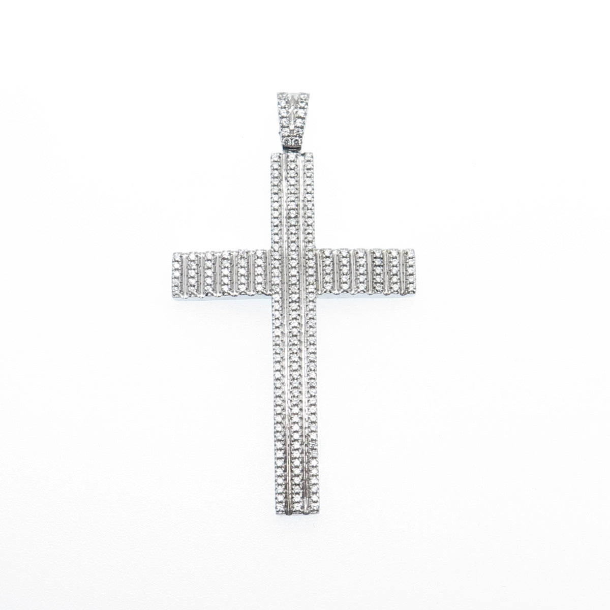 DESIGNS BY YAGI 925 Sterling Silver Round-Cut Shaped C Z Cross Sparkle Pendant