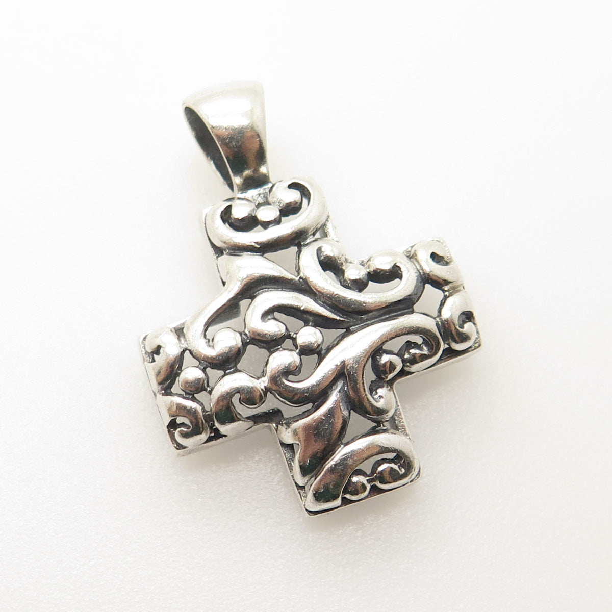 925 Sterling Silver Vintage Ornate Heart Cross Pendant