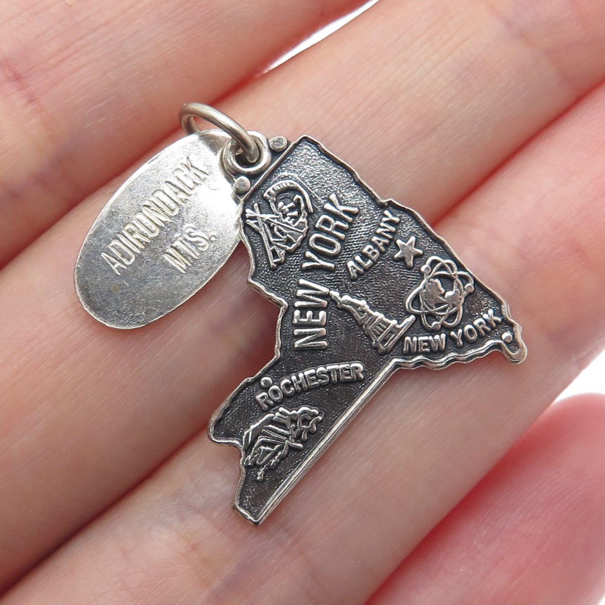 MAISELS INDIAN TRADING 925 Sterling Silver Vintage New York State Map Pendant