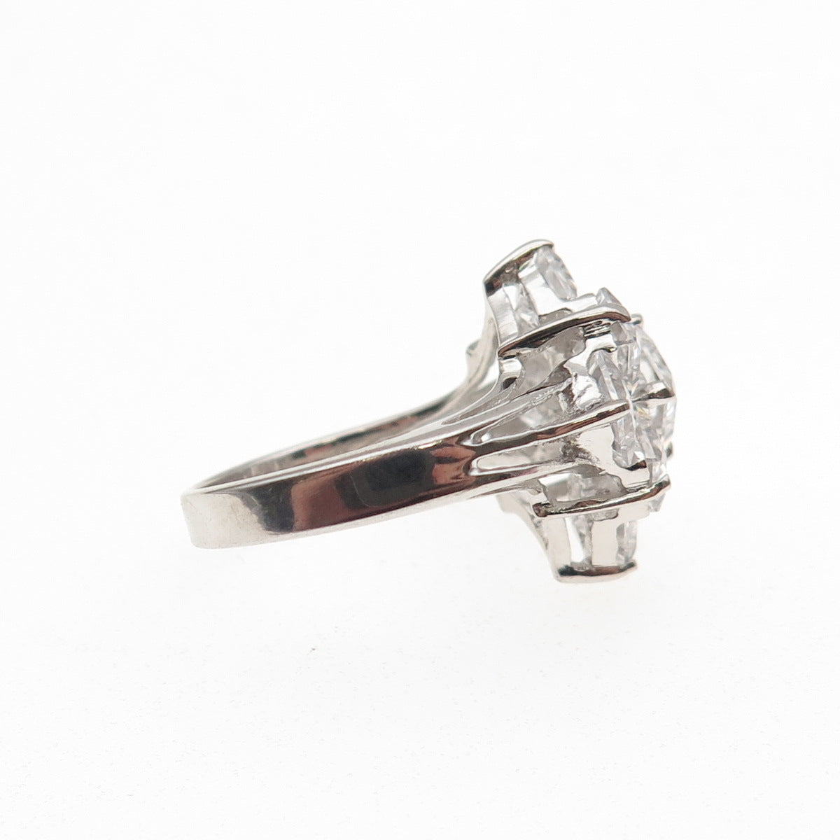 925 Sterling Silver Princess-Cut Sparkle Ring Size 5.25