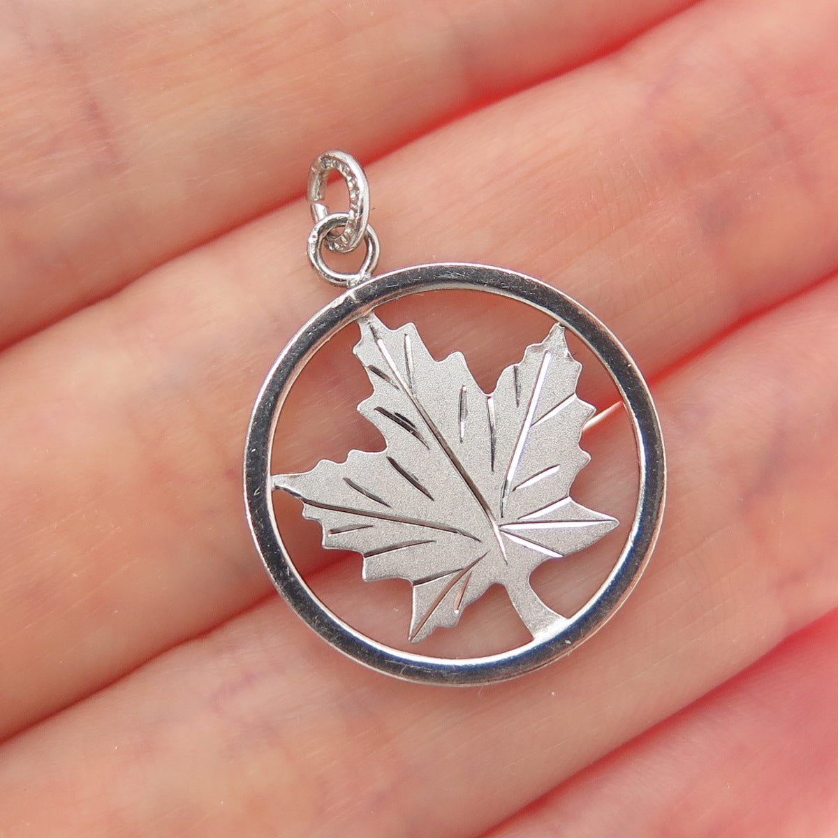 BOND BOYD 925 Sterling Silver Vintage Maple Leaf Charm Pendant