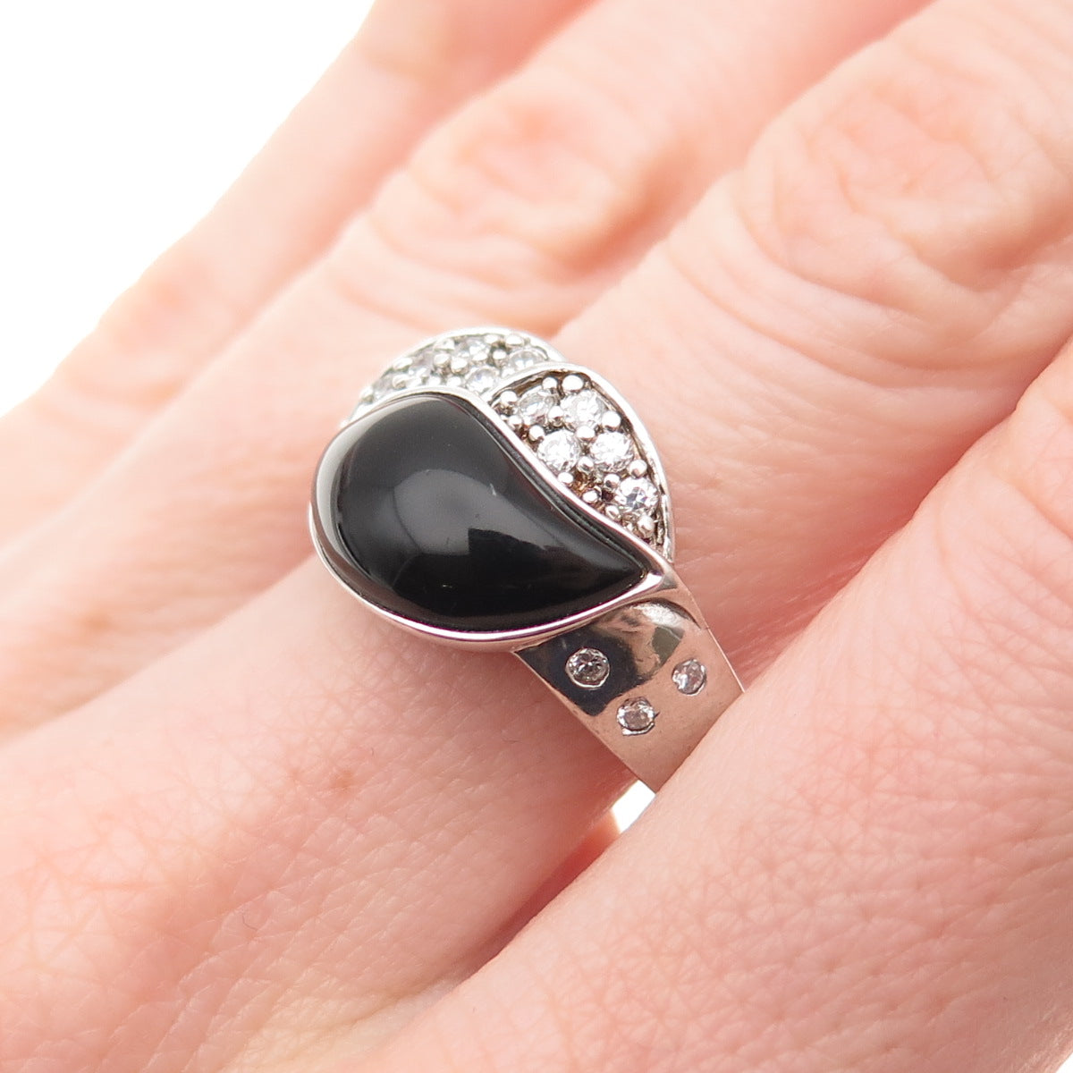 925 Sterling Silver Real Black Onyx & C Z Floral Ring Size 8