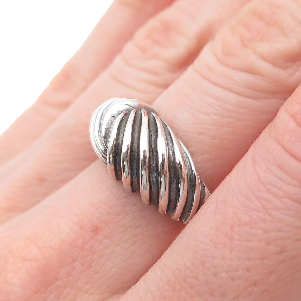 925 Sterling Silver Vintage Modernist Ribbed Dome Oxidized Ring Size 8.75