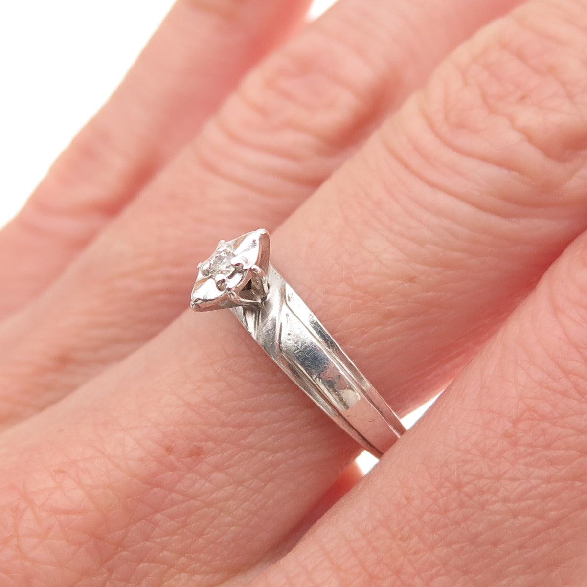 925 Sterling Silver Vintage Real Round-Cut Diamond Promise Ring Size 6.75