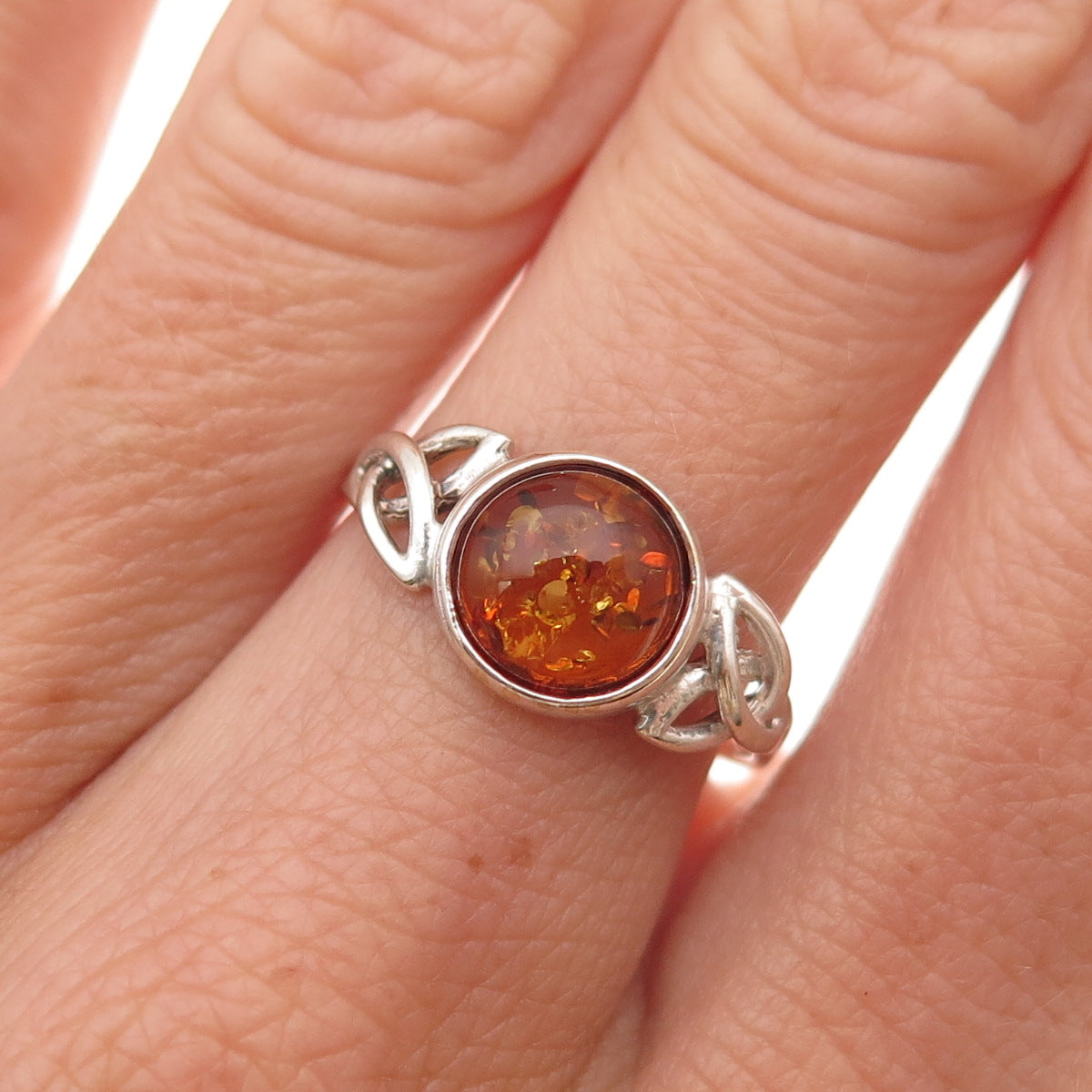 925 Sterling Silver Vintage Poland Real Amber Celtic Trinity Knot Ring Size 7.25