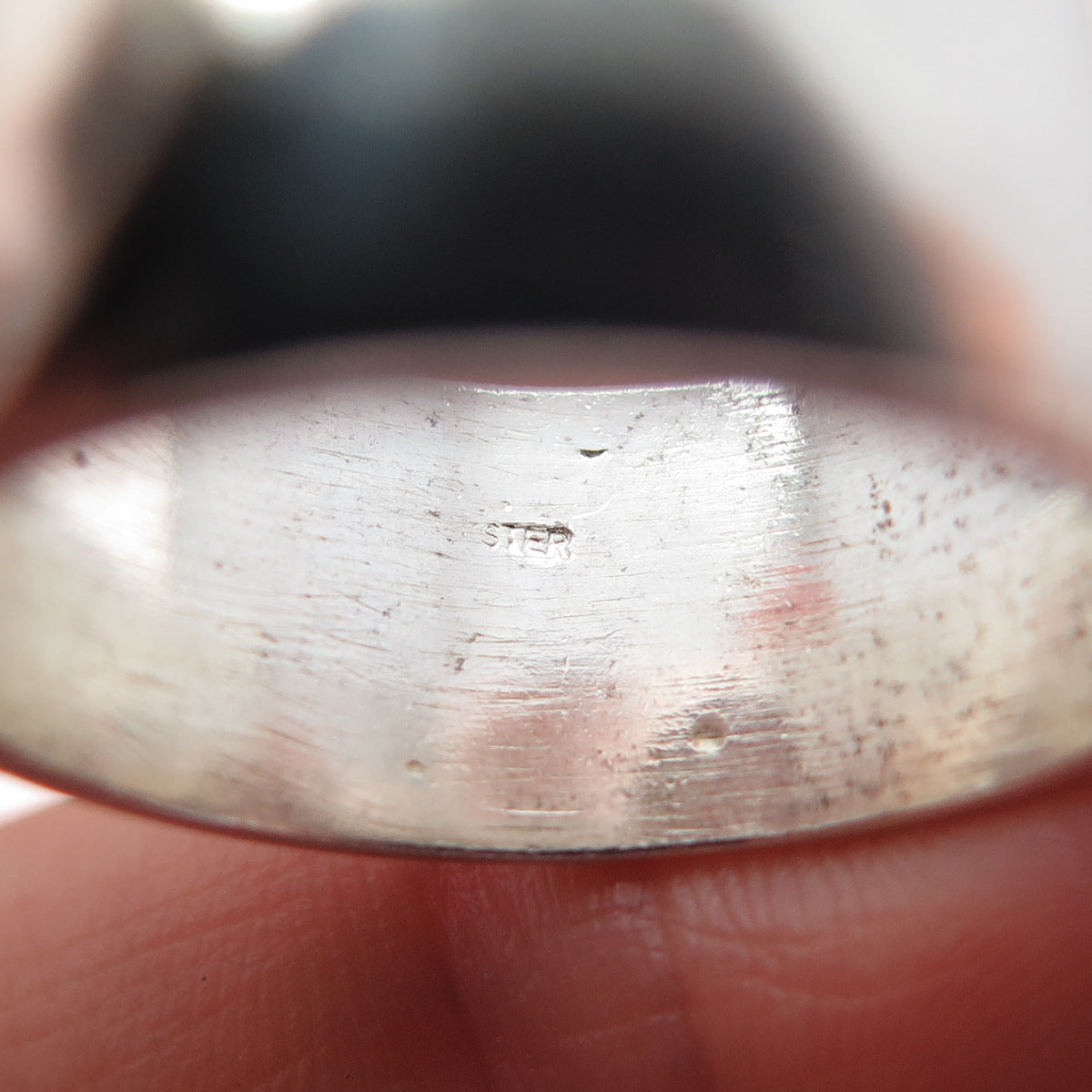 925 Sterling Silver Vintage Oval-Cut C Z Modernist Ring Size 8.25