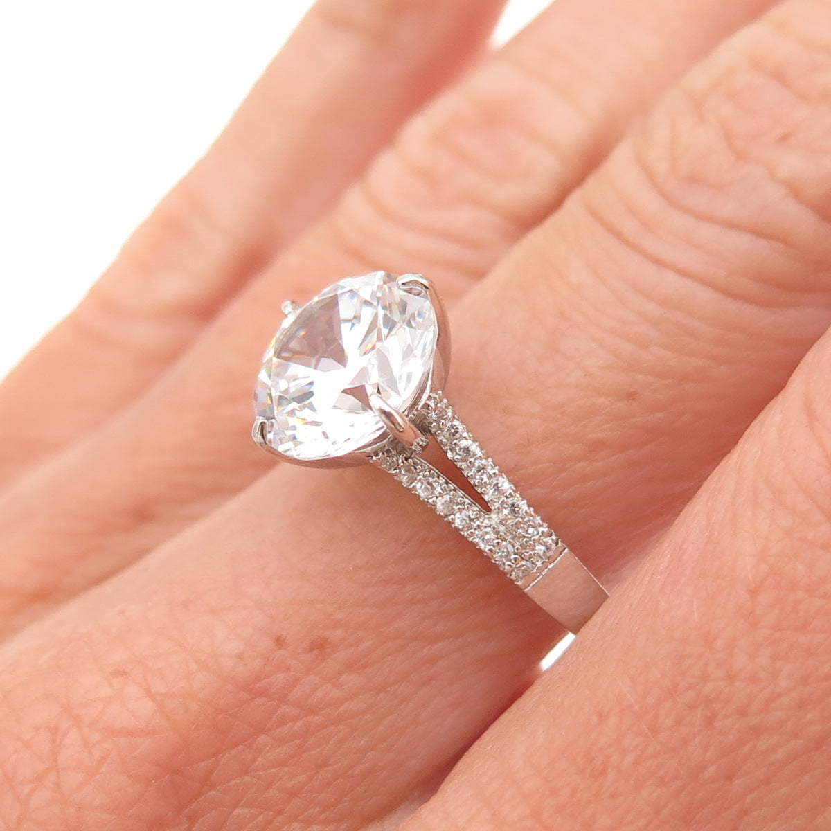 Stauer 925 Sterling Silver Round-Cut C Z Engagement Ring Size 8