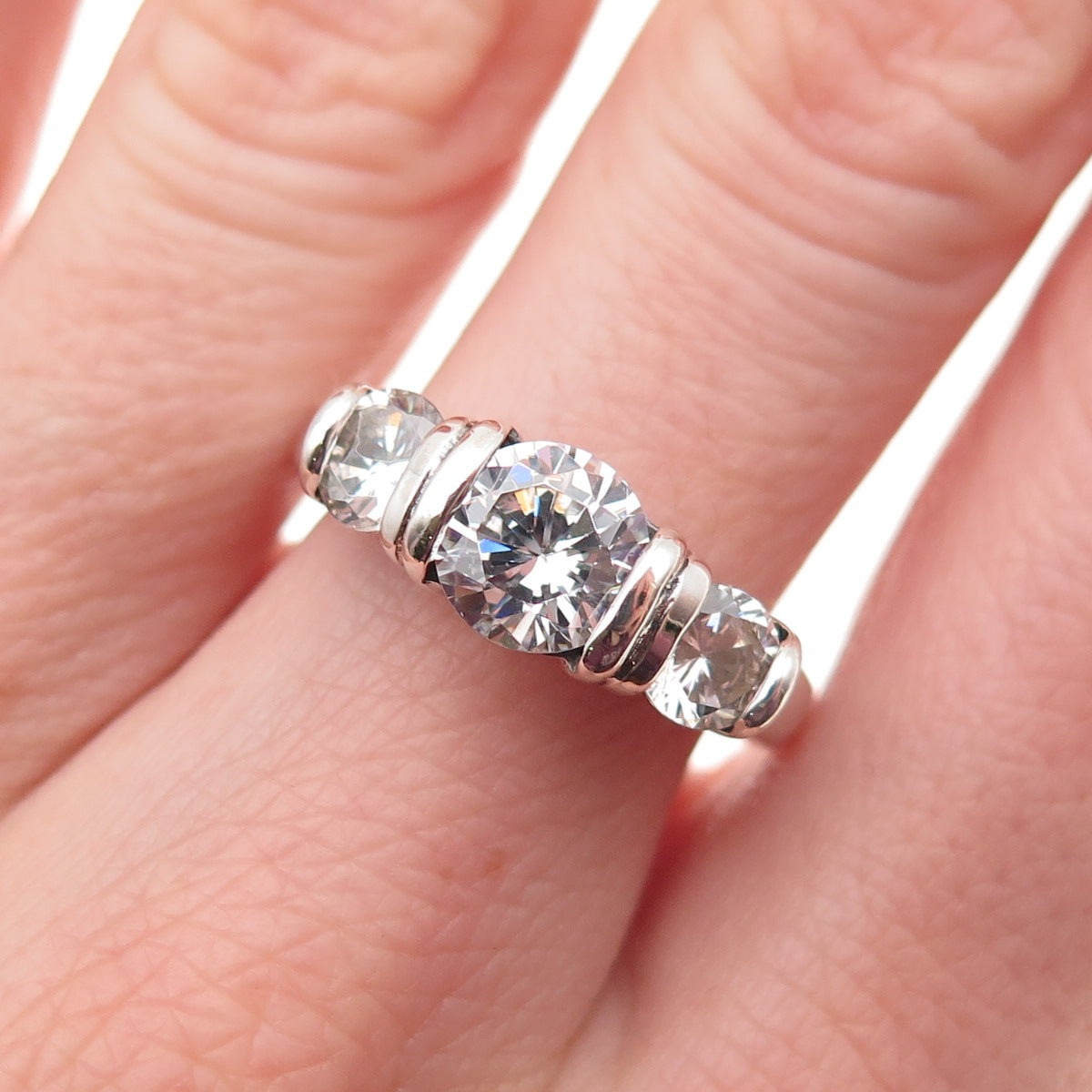 925 Sterling Silver Vintage Round-Cut C Z Engagement Ring Size 7.25