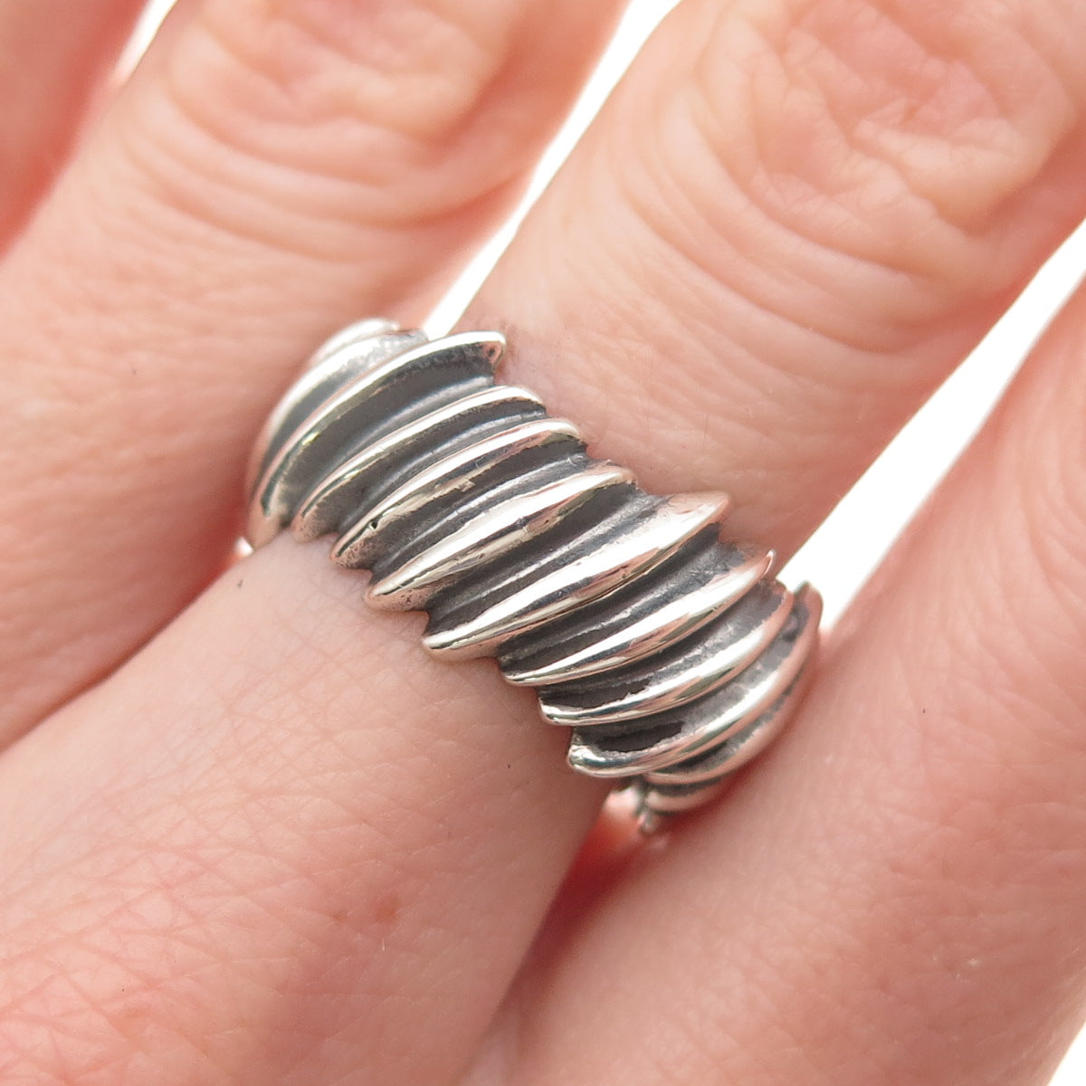 925 Sterling Silver Vintage EFS Mexico Modernist Ribbed Oxidized Ring Size 7.5