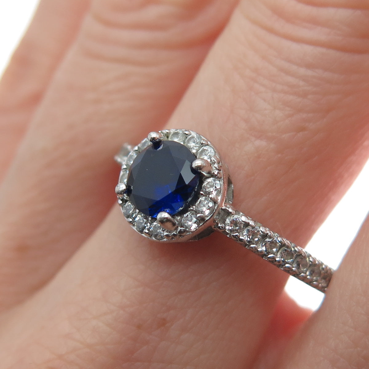 925 Sterling Silver Round-Cut Blue & White C Z Ring Size 10.25