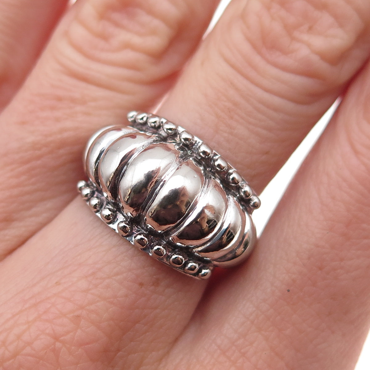 925 Sterling Silver Vintage Modernist Ribbed Oxidized Ring Size 7