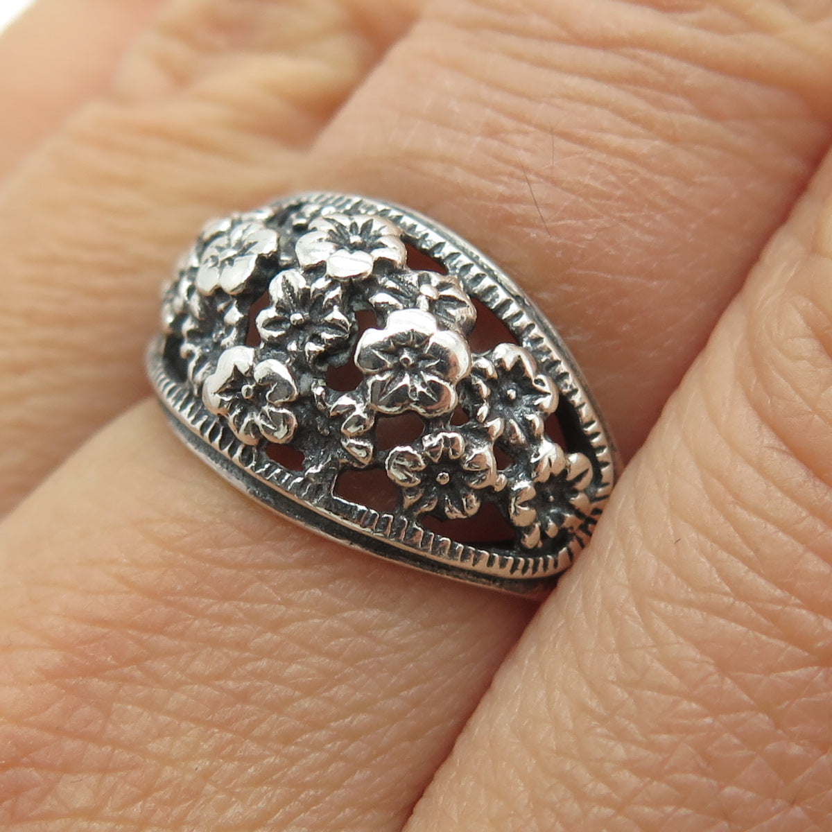 875 Silver Vintage European Flower Blossom Oxidized Ring Size 7.75