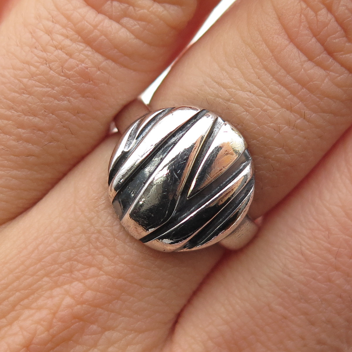 925 Sterling Silver Vintage Modernist Disc Oxidized Ring Size 6.25