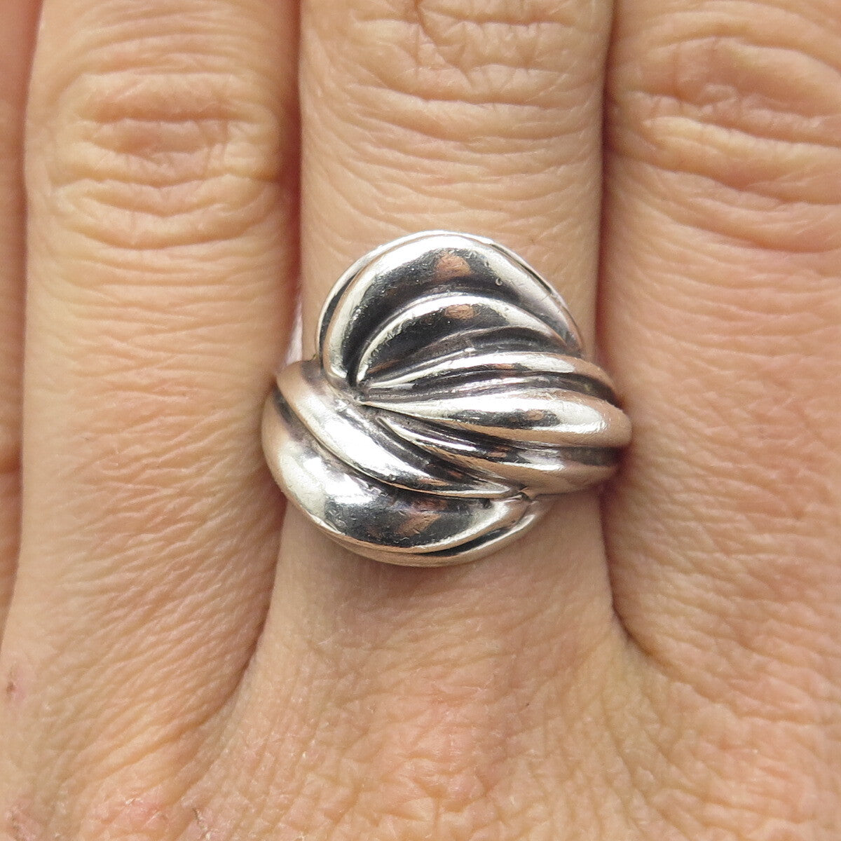 925 Sterling Silver Vintage Modernist Ribbed Oxidized Ring Size 7.5