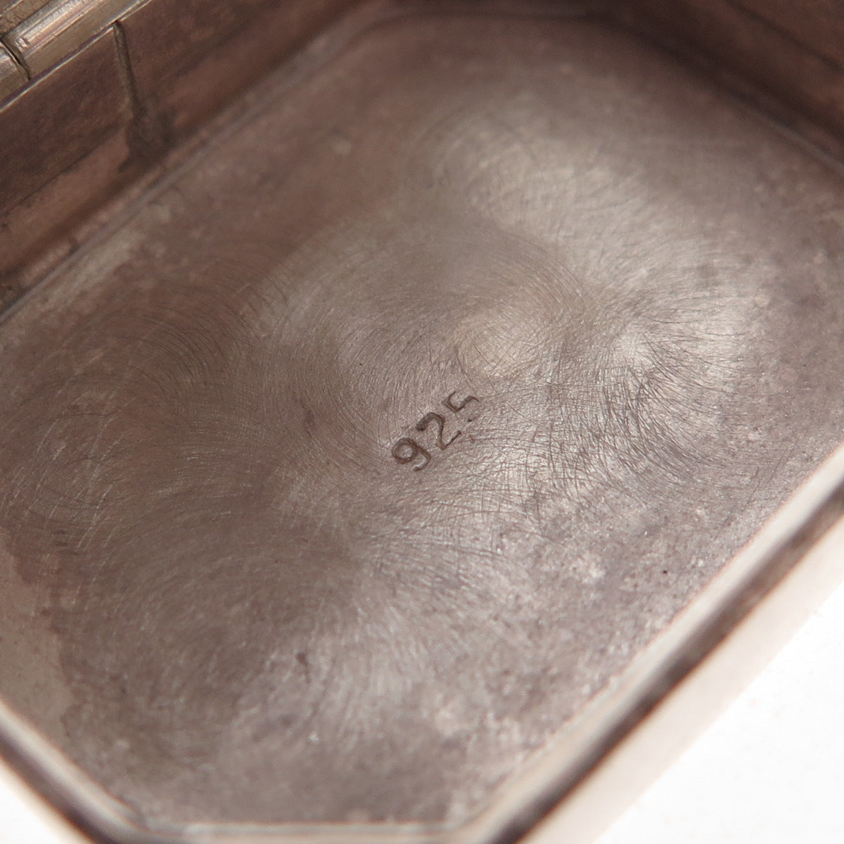 925 Sterling Silver Vintage Engraved Floral Oxidized Pill / Snuff Box