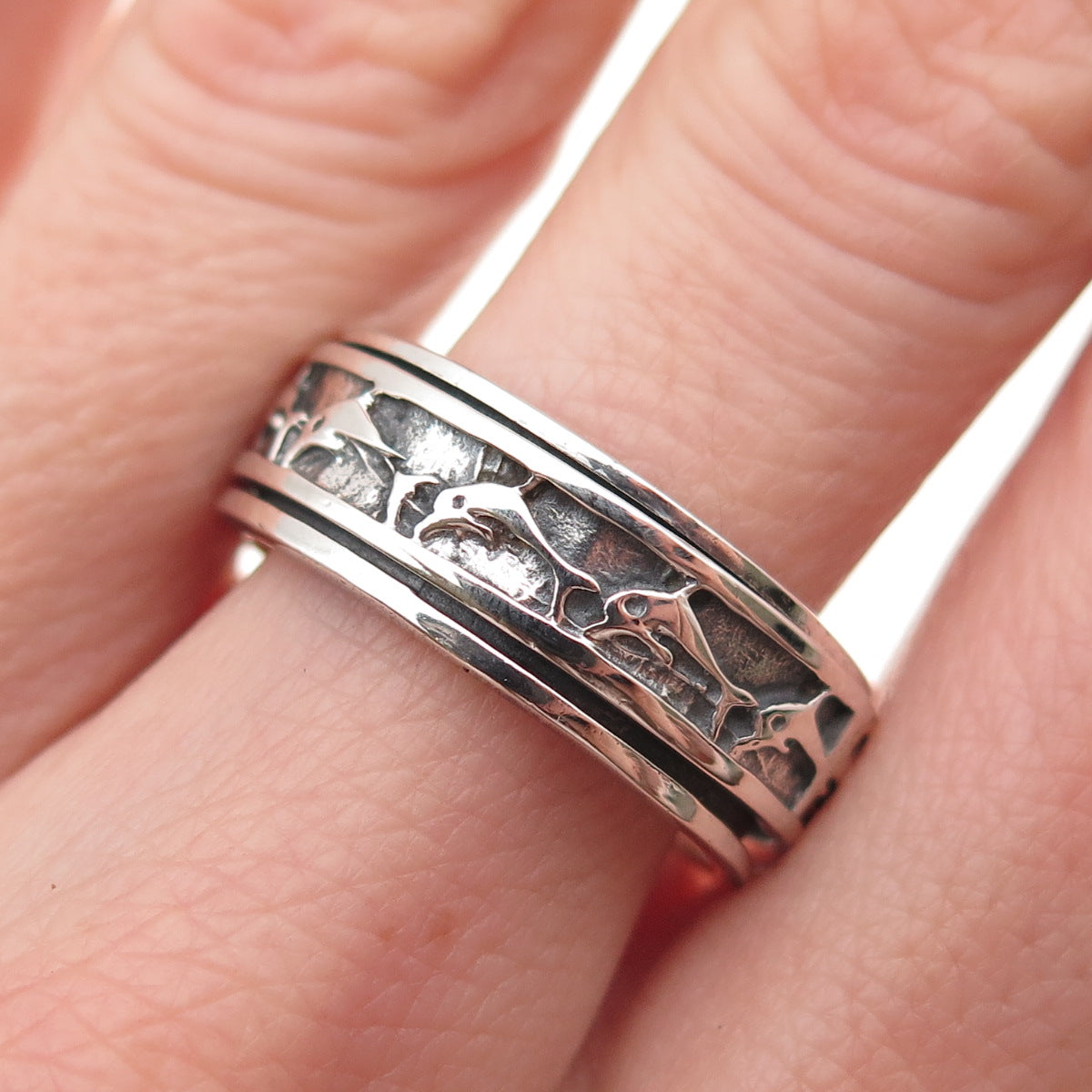 925 Sterling Silver Vintage Dolphin Oxidized Rotating Band Ring Size 9