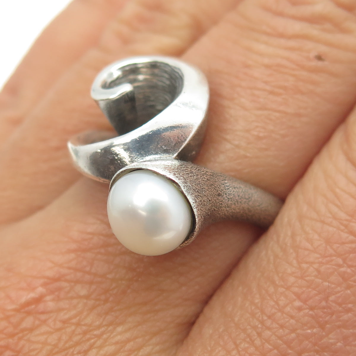 925 Sterling Silver Vintage Real Pearl Modernist Ring Size 7