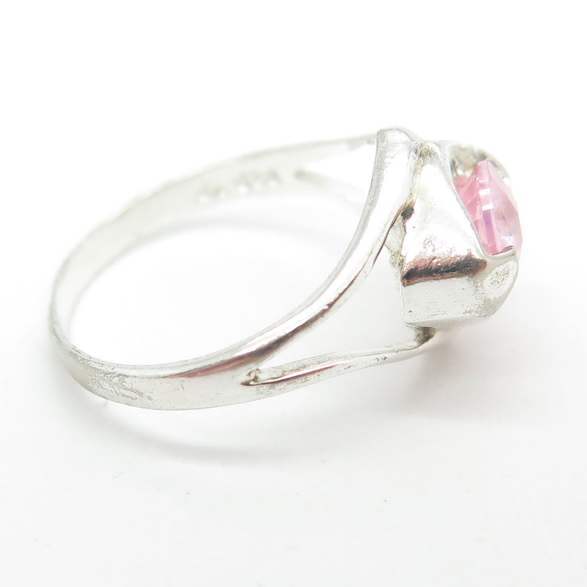 925 Sterling Silver Round-Cut Shaped Pink C Z Ring Size 6.25