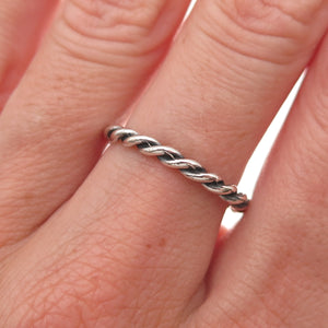 Carolyn Pollack 925 Sterling Silver Vintage Twisted Oxidized Band Ring Size 7