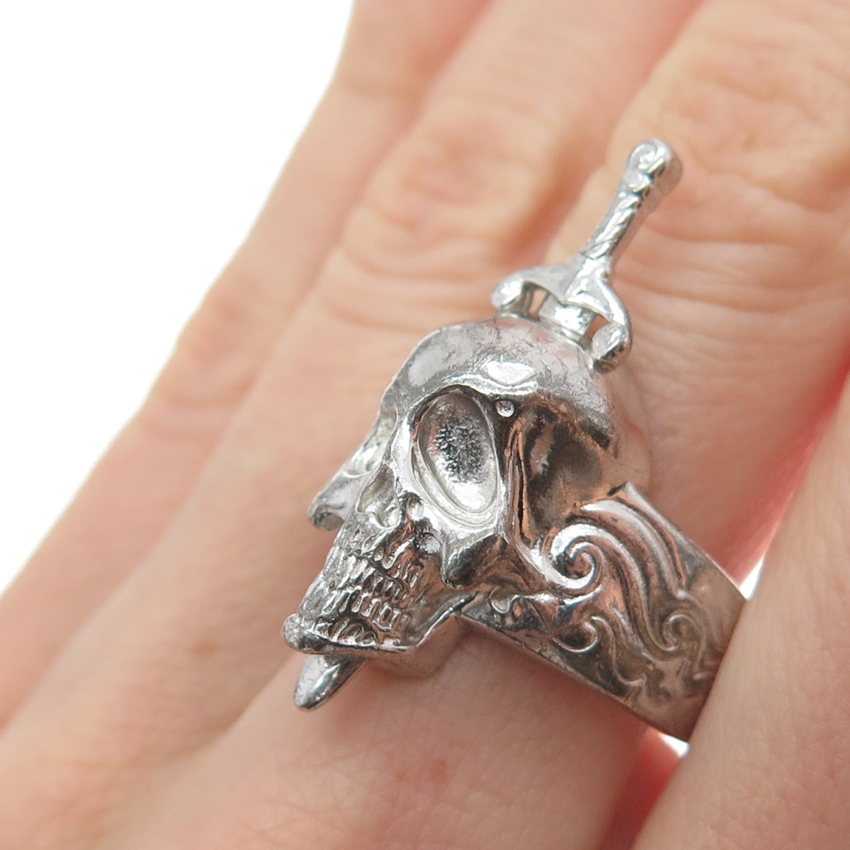 HARD JEWELRY 925 Sterling Silver Hallucinogenic Nightmare Skull Ring Size 9.25
