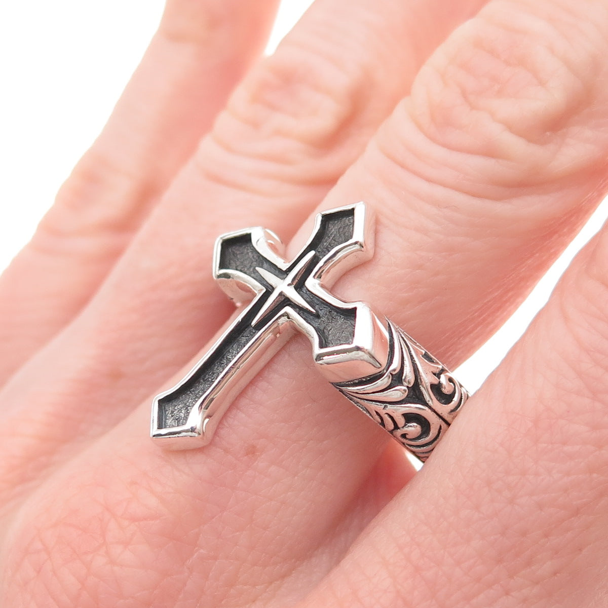 Clocks & Colours 925 Sterling Silver Vintage Cross Oxidized Ring Size 11.25
