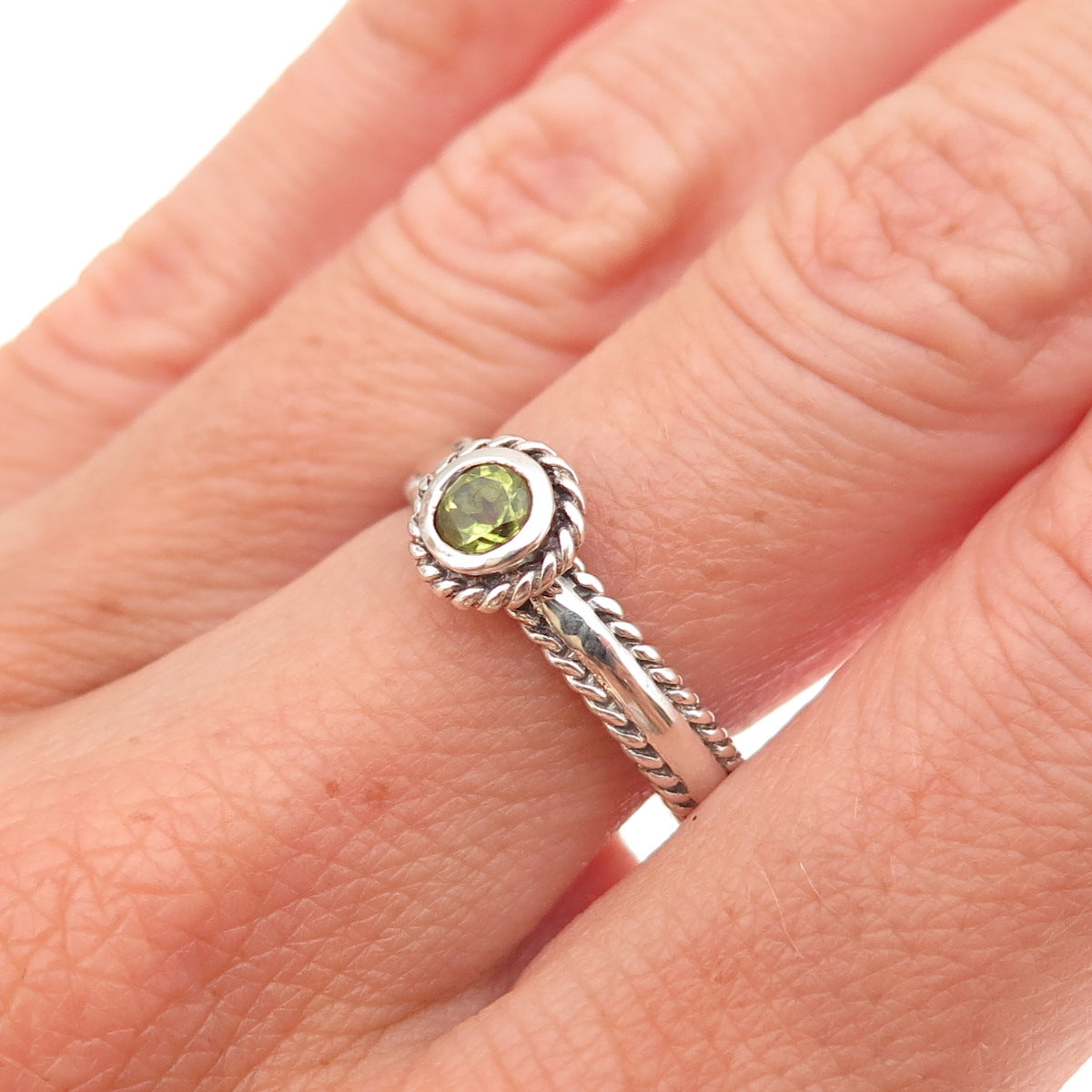 CNA Pranda 925 Sterling Silver Vintage Real Peridot Oxidized Ring Size 7.25