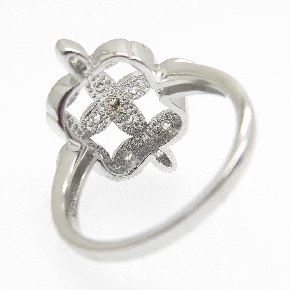 925 Sterling Silver Round-Cut C Z Floral Ring Size 6.25