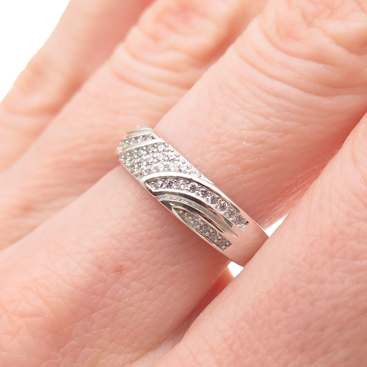 925 Sterling Silver Round-Cut C Z Ring Size 7