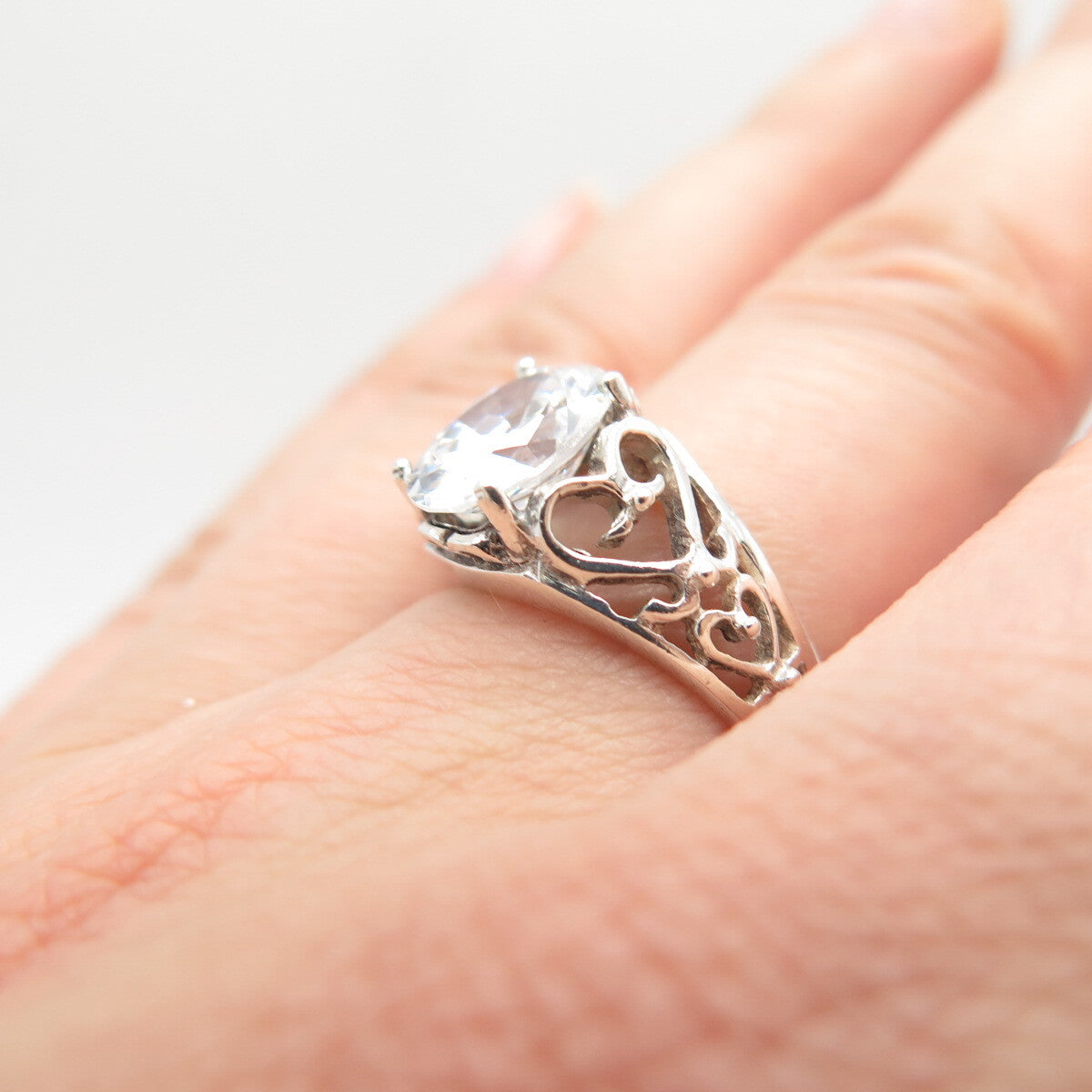 925 Sterling Silver Oval-Cut C Z Ornate Ring Size 6.25
