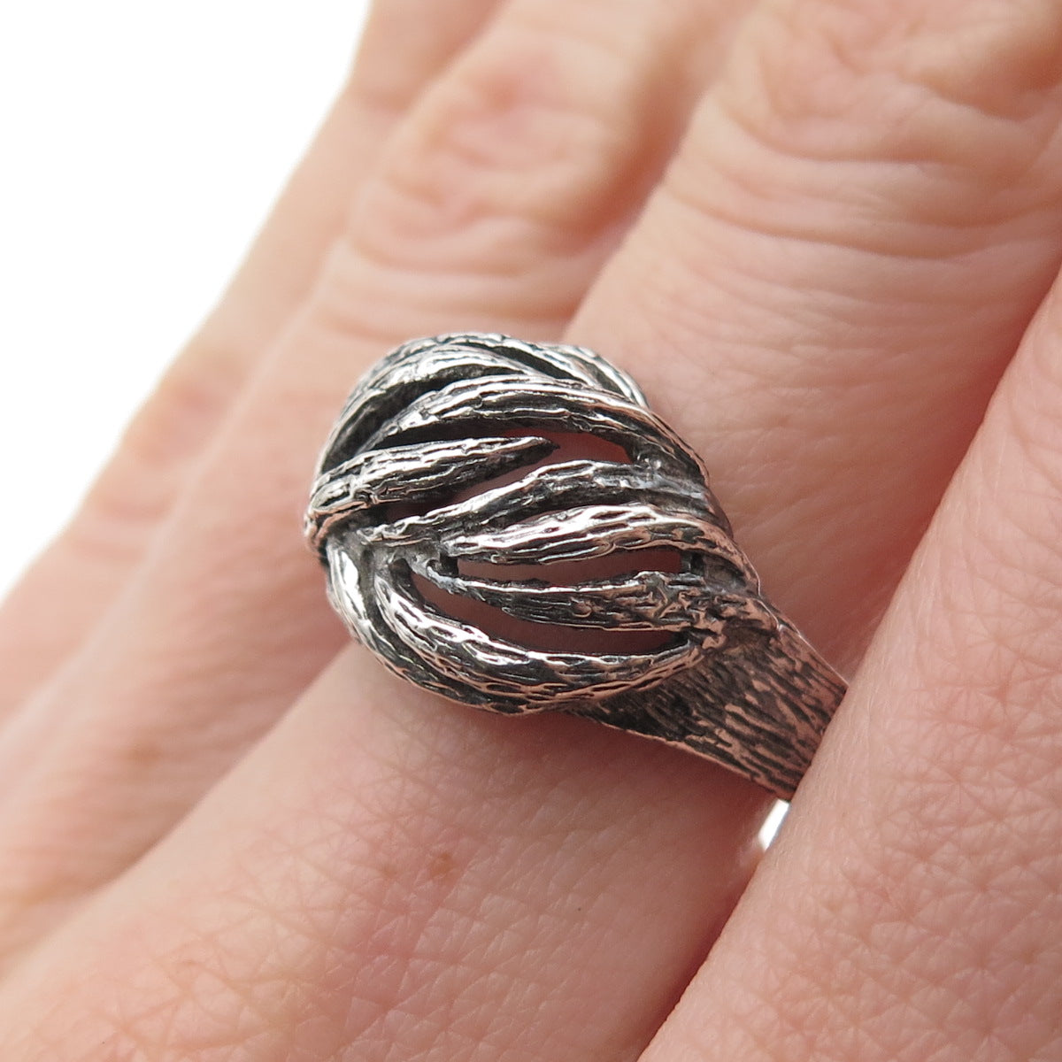 925 Sterling Silver Vintage Modernist Ribbed Dome Oxidized Ring Size 7.25