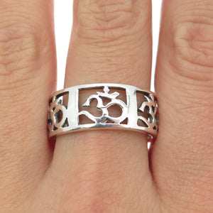 925 Sterling Silver Vintage Om Mantra Band Ring Size 10.25