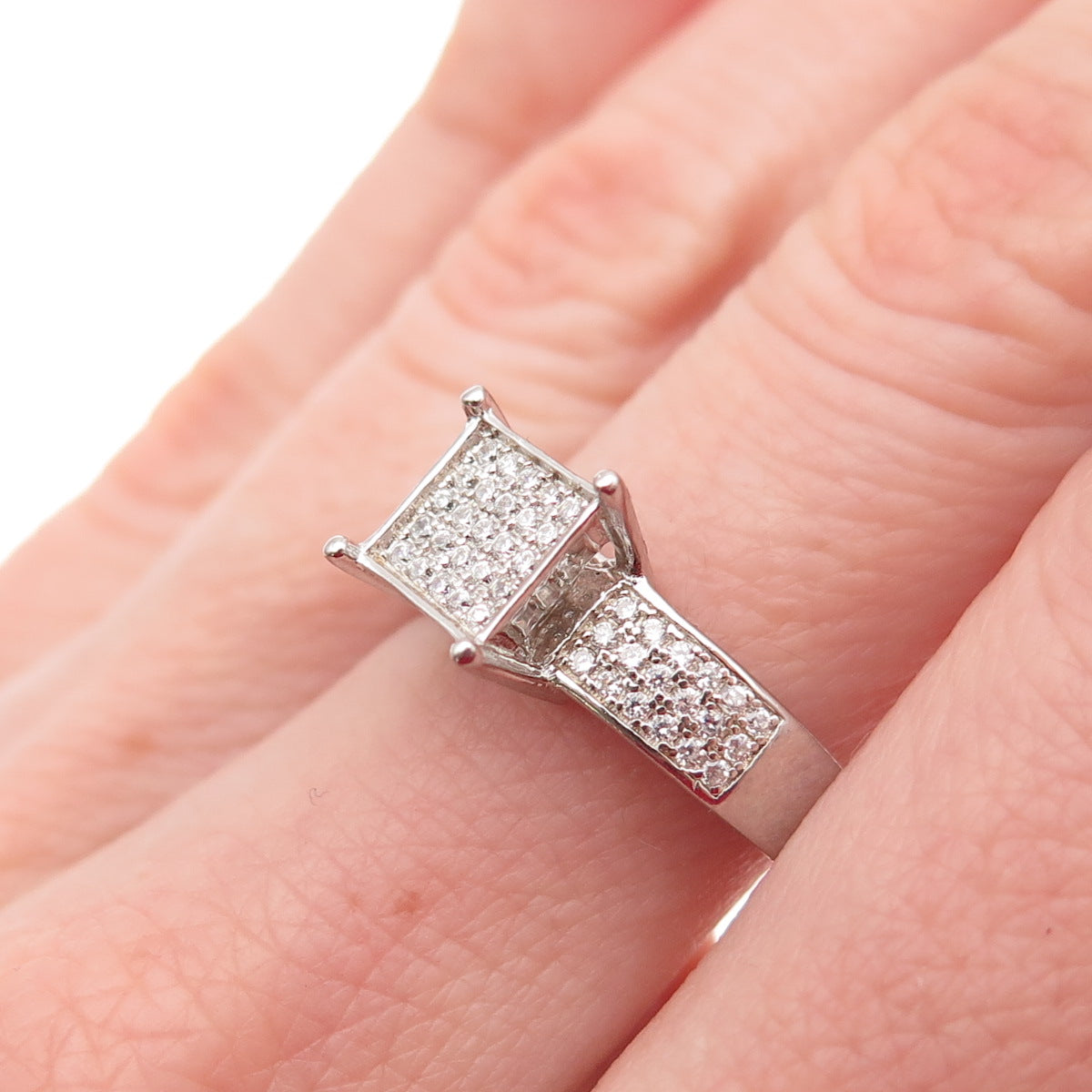 925 Sterling Silver Round-Cut C Z Engagement Ring Size 7